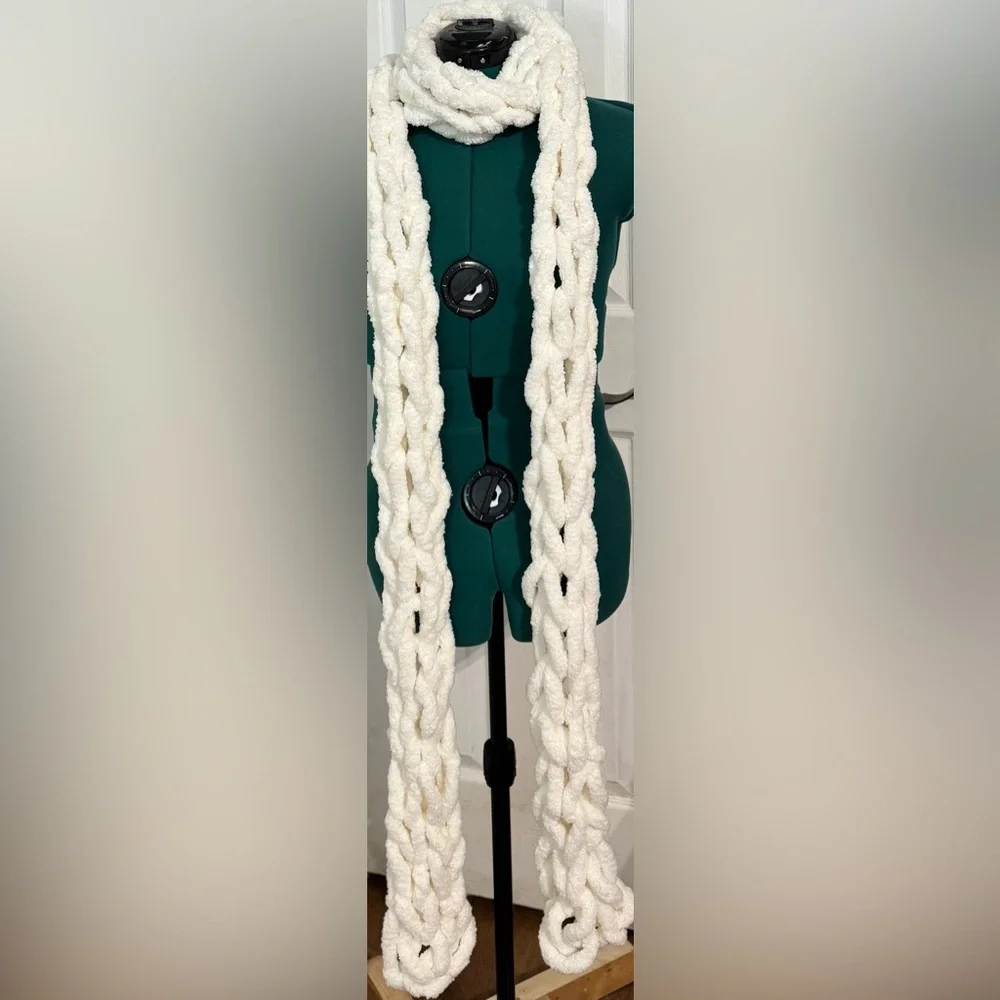 Handmade Hand Crafted Oversized Knit Scarf Ivory - Picture 3 of 3